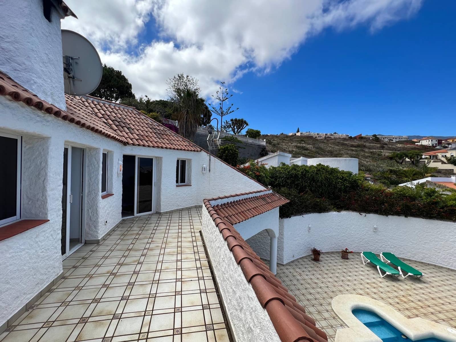 6 bedroom Villa for sale in Tacoronte with pool garage - € 1,300,000 (Ref: 9890534)
