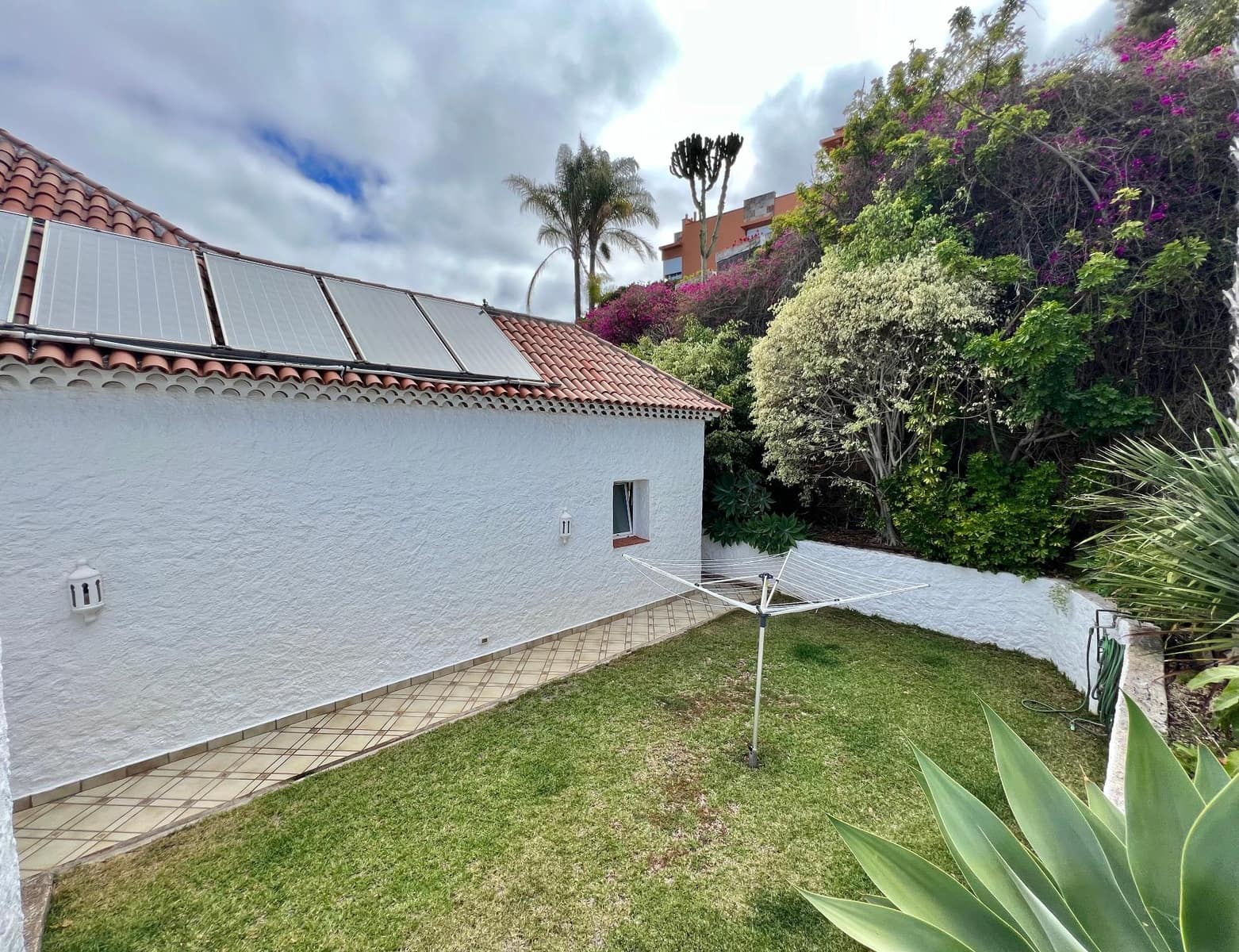 6 bedroom Villa for sale in Tacoronte with pool garage - € 1,300,000 (Ref: 9890534)