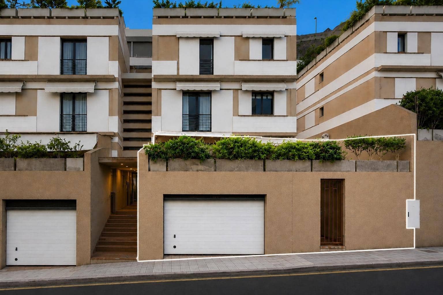4 bedroom Flat for sale in Santa Cruz de Tenerife with garage - € 650,000 (Ref: 9929511)