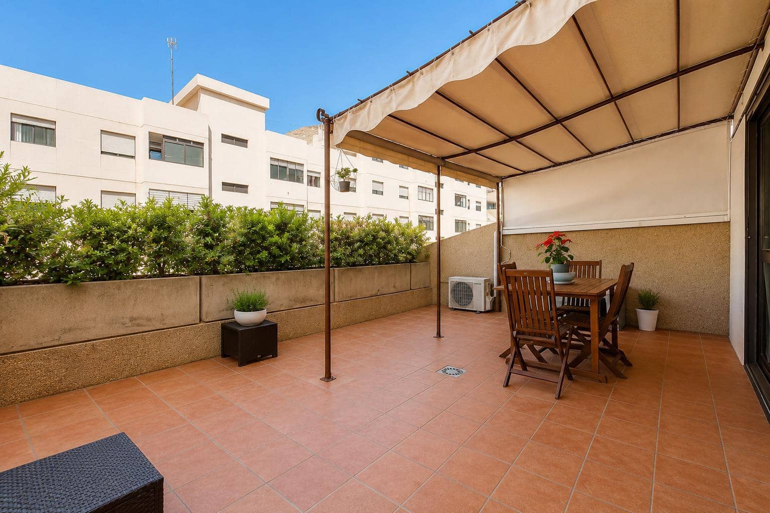 4 bedroom Flat for sale in Santa Cruz de Tenerife with garage - € 650,000 (Ref: 9929511)