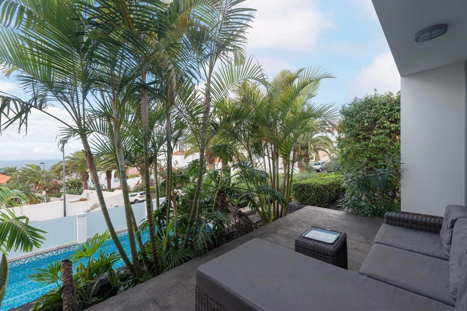 5 bedroom Villa for sale in El Sauzal with pool garage - € 1,190,000 (Ref: 9970751)