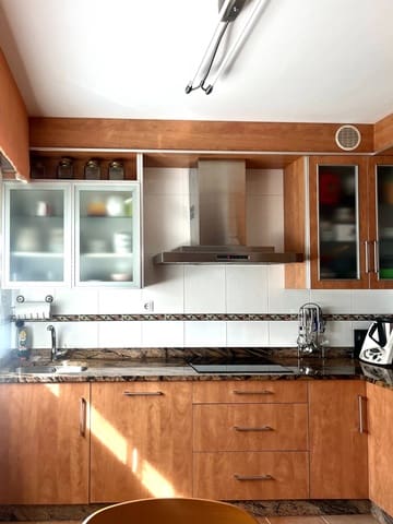 4 sovrum Semi-fristående Villa till salu i Santiago de Compostela med garage - 365 000 € (Ref: 9168552)