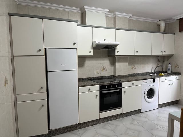 3 makuuhuone Asunto vuokrattavana paikassa Santiago de Compostela - 900 € (Ref: 9168553)