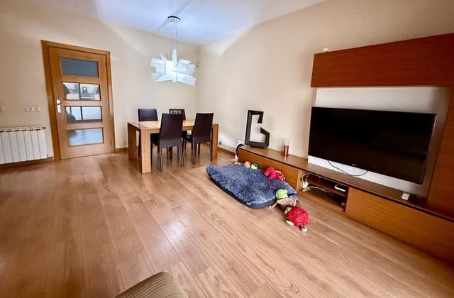 4 makuuhuone Asunto myytävänä paikassa Sant Adrià de Besòs - 485 000 € (Ref: 10102753)