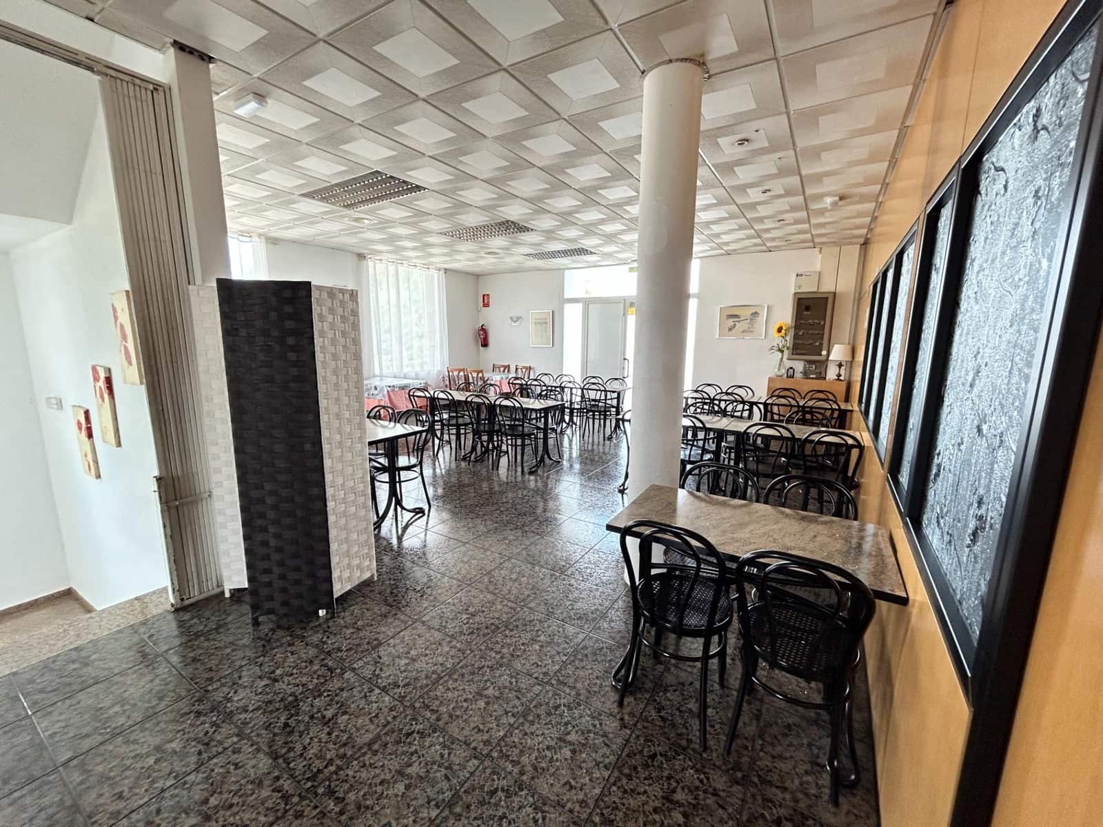 18 bedroom Hotel for sale in Mora la Nova - € 950,000 (Ref: 9116180)