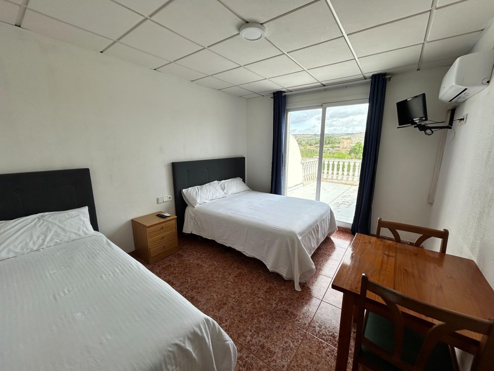 18 bedroom Hotel for sale in Mora la Nova - € 950,000 (Ref: 9116180)