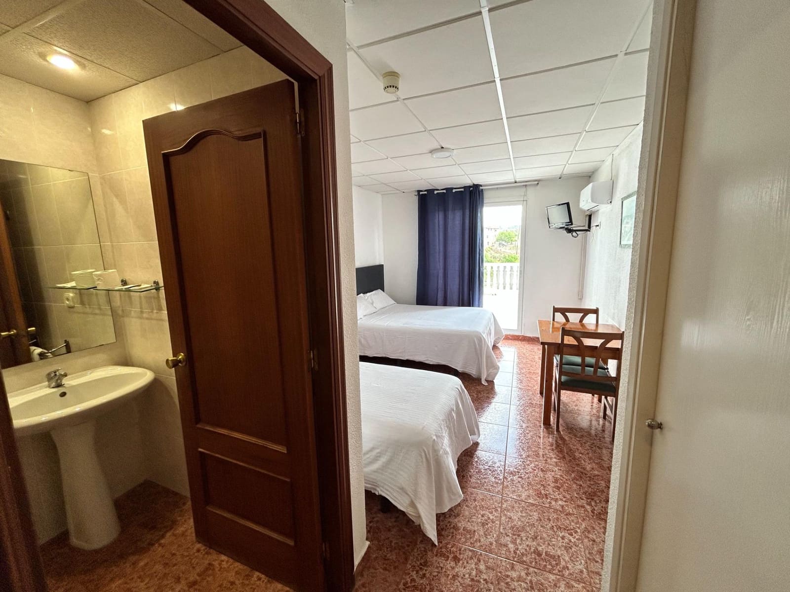 18 bedroom Hotel for sale in Mora la Nova - € 950,000 (Ref: 9116180)