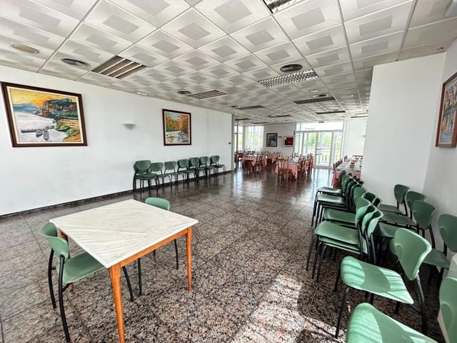 18 bedroom Hotel for sale in Móra la Nova - € 950,000 (Ref: 9116180)