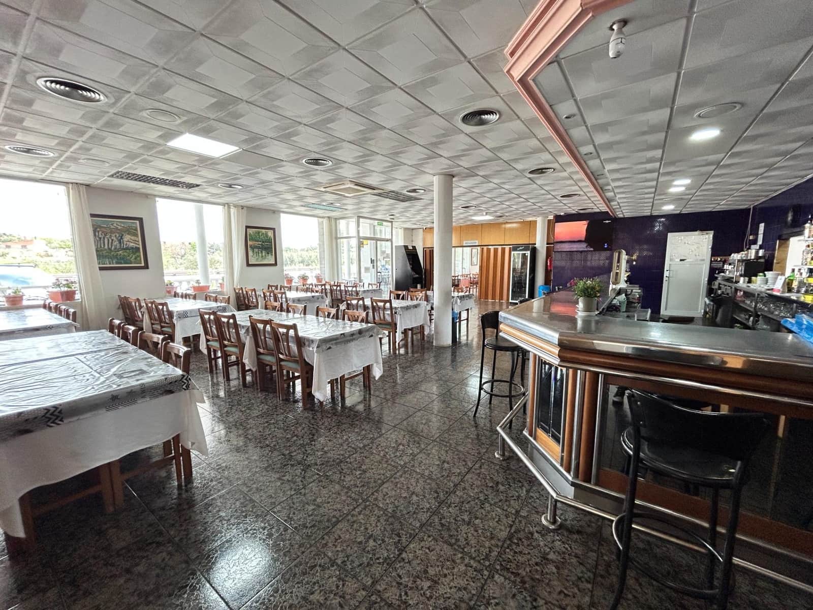 18 bedroom Hotel for sale in Mora la Nova - € 950,000 (Ref: 9116180)