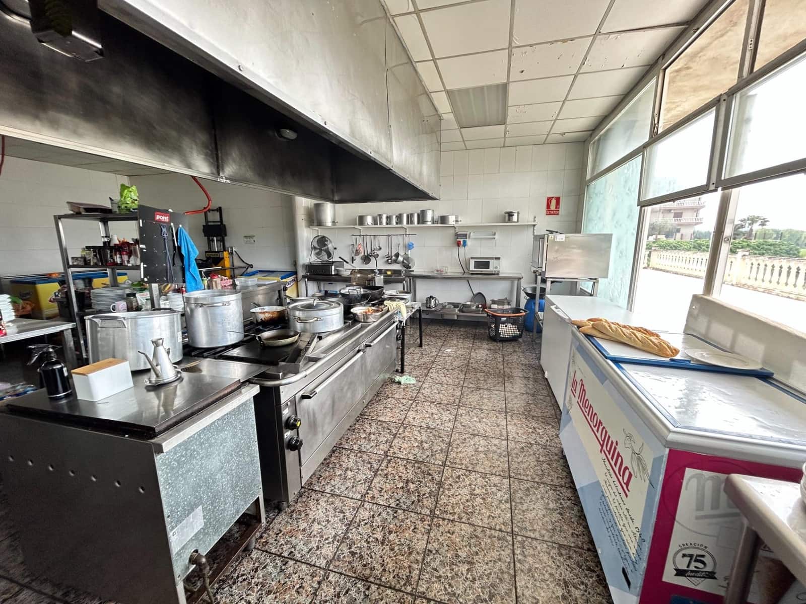 18 bedroom Hotel for sale in Mora la Nova - € 950,000 (Ref: 9116180)