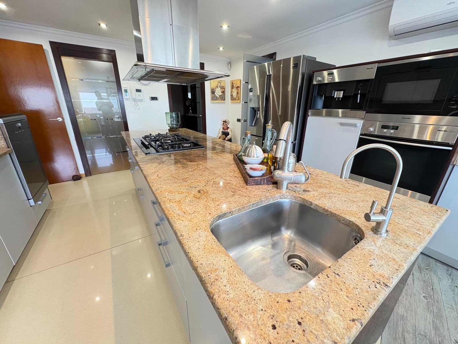 6 soveværelse Villa til salg i Alella med swimmingpool garage - € 2.200.000 (Ref: 9149340)