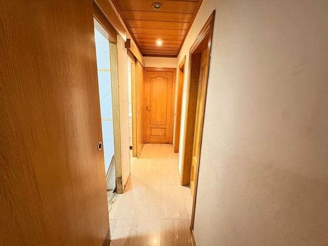 3 sovrum Lägenhet till salu i Santa Coloma de Gramenet - 199 000 € (Ref: 9310971)