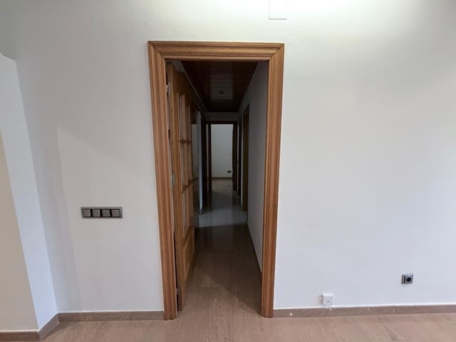 3 chambre Appartement à vendre à Santa Coloma de Gramenet - 194 000 € (Ref: 9310971)