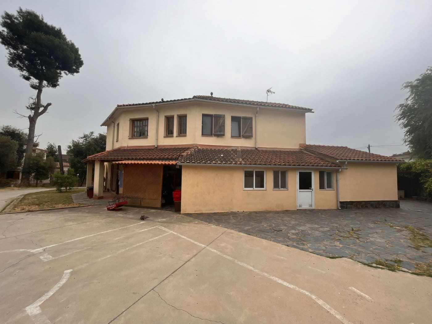 6 sypialnia Finka/Dom wiejski na sprzedaż w Santa Eulalia de Roncana z garażem - 435 000 € (Ref: 9338122)