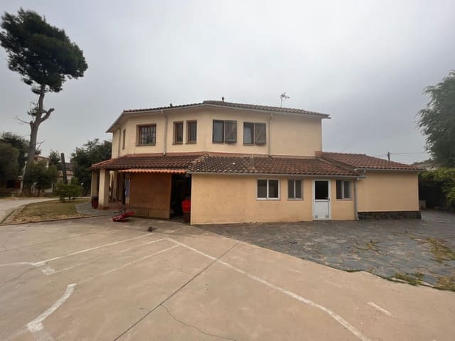 6 soveværelse Finca/Landehus til salg i Santa Eulàlia de Ronçana med garage - € 435.000 (Ref: 9338122)