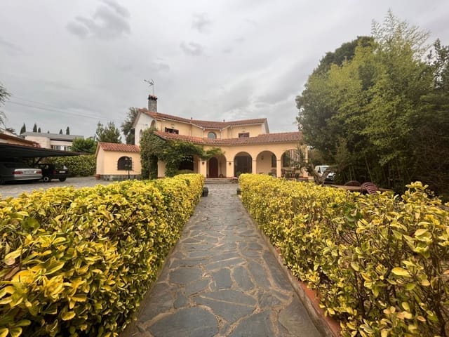 6 soveværelse Finca/Landehus til salg i Santa Eulàlia de Ronçana med garage - € 435.000 (Ref: 9338122)