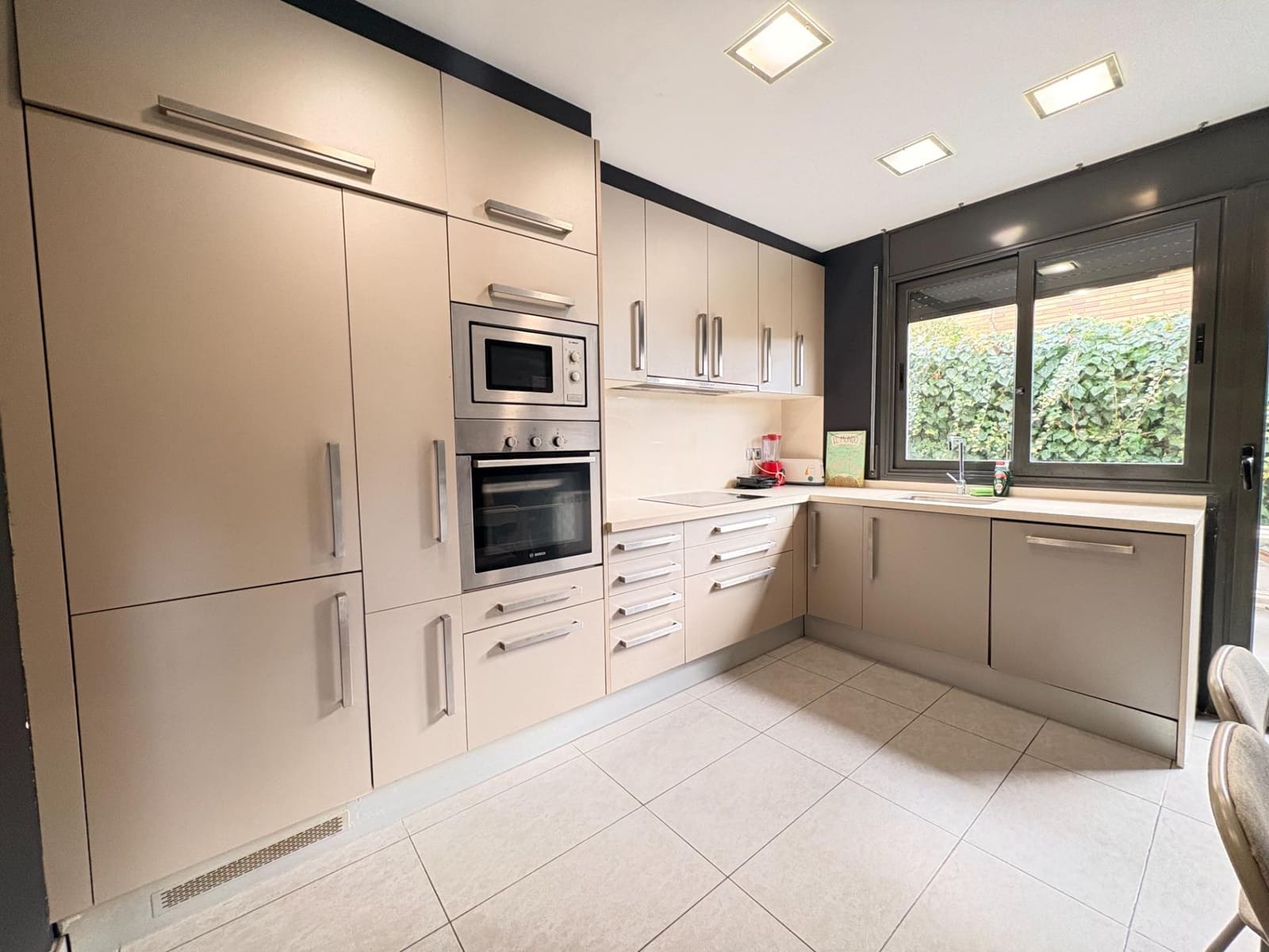 4 bedroom Villa for sale in Pineda de Mar with pool garage - € 550,000 (Ref: 9401190)