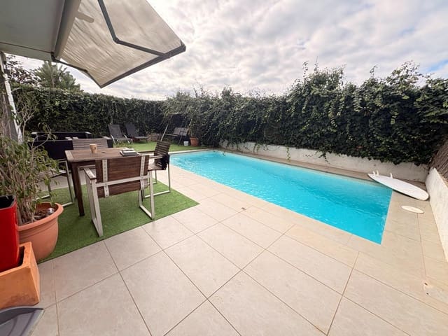 4 soverom Villa til salgs i Pineda de Mar med svømmebasseng garasje - € 550 000 (Ref: 9401190)