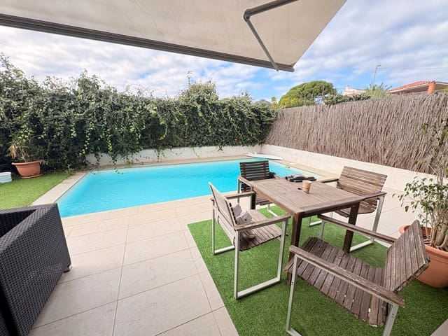 4 soverom Villa til salgs i Pineda de Mar med svømmebasseng garasje - € 550 000 (Ref: 9401190)