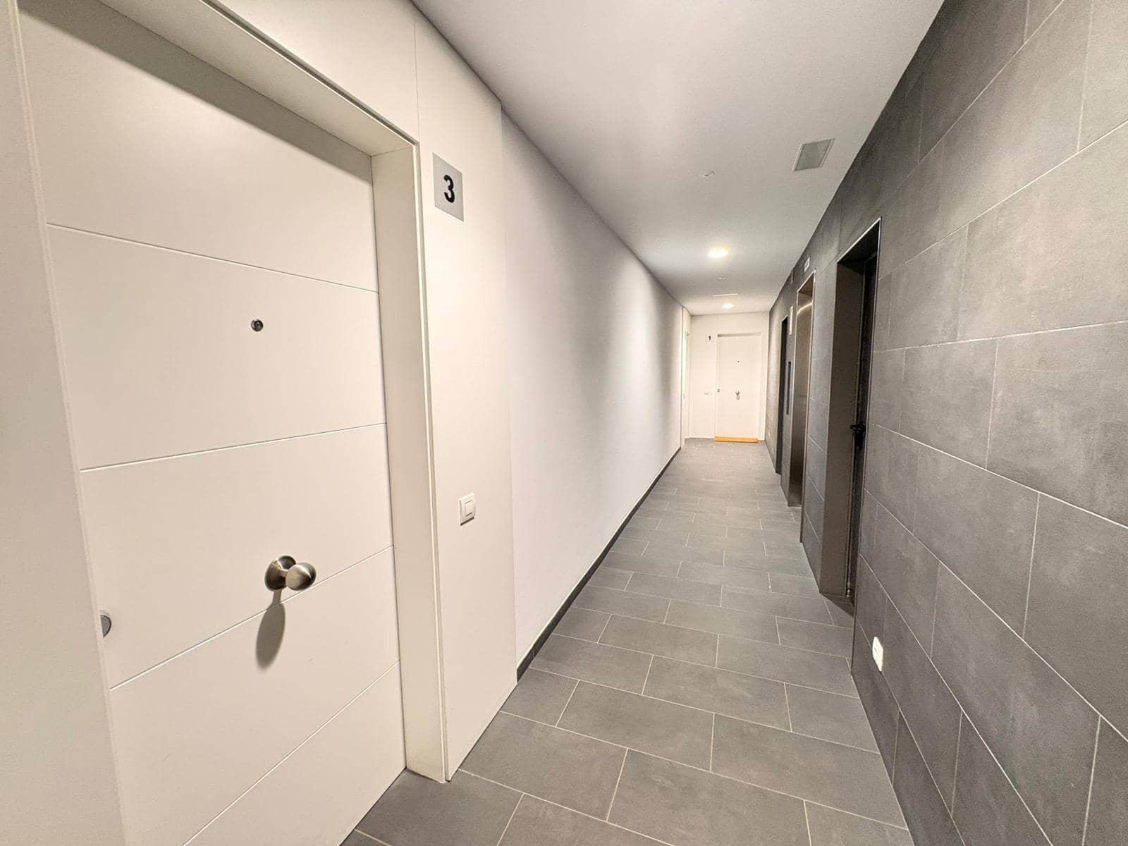 3 bedroom Flat for sale in Tiana - € 510,000 (Ref: 9431140)