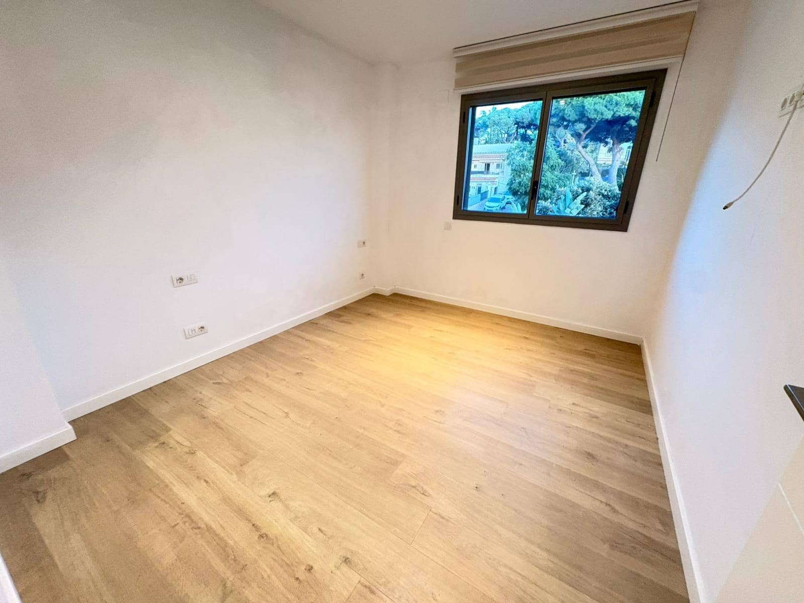 3 bedroom Flat for sale in Tiana - € 510,000 (Ref: 9431140)