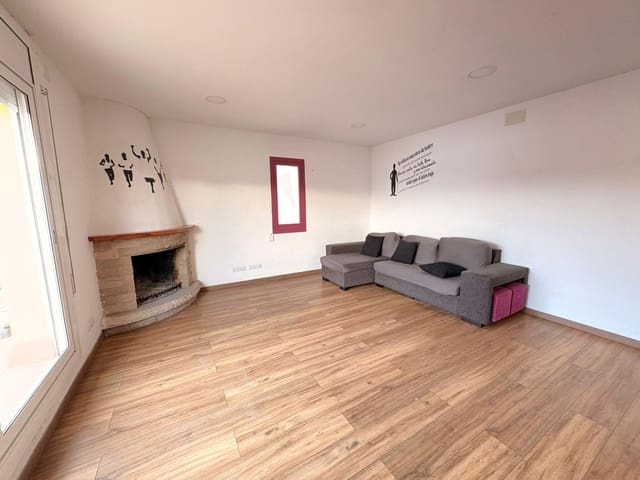 2 bedroom Penthouse for sale in Granollers - € 149,000 (Ref: 9491507)