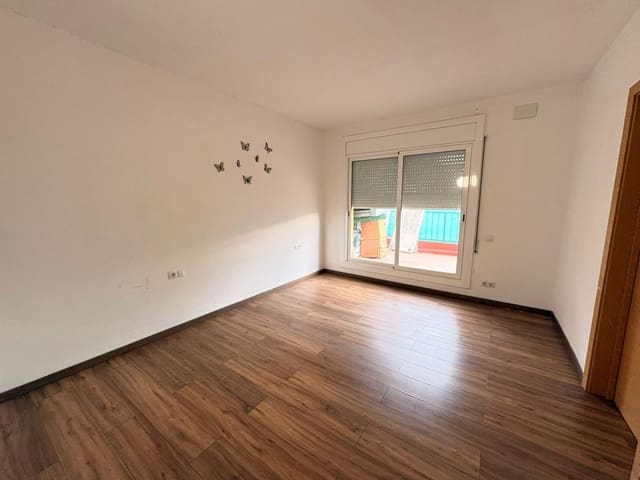 2 bedroom Penthouse for sale in Granollers - € 149,000 (Ref: 9491507)