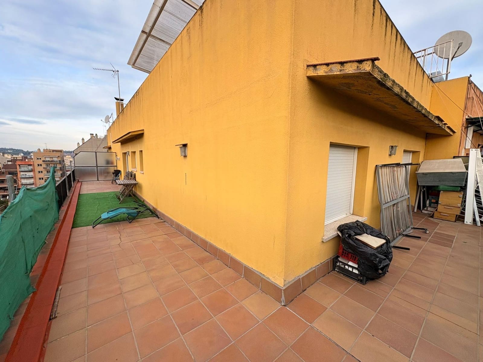 2 bedroom Penthouse for sale in Granollers - € 149,000 (Ref: 9491507)