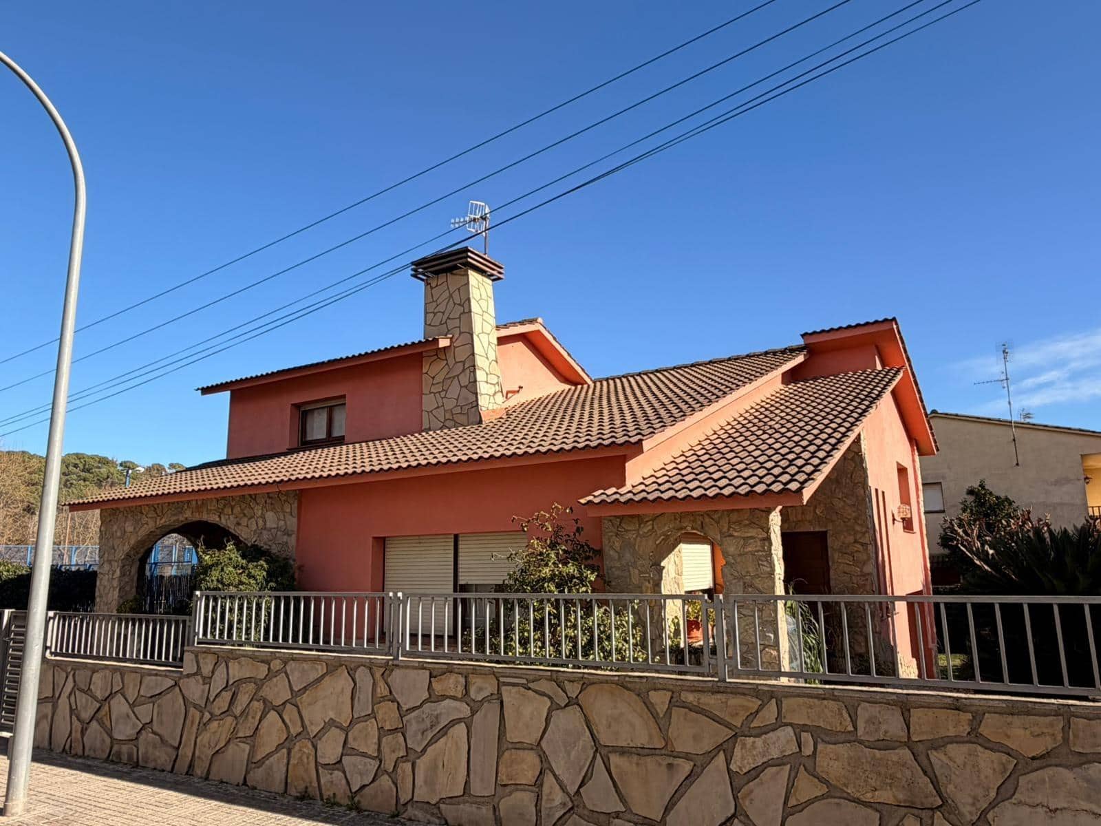 5 bedroom Villa for sale in Santa Maria de Palautordera with garage - € 498,000 (Ref: 9502453)