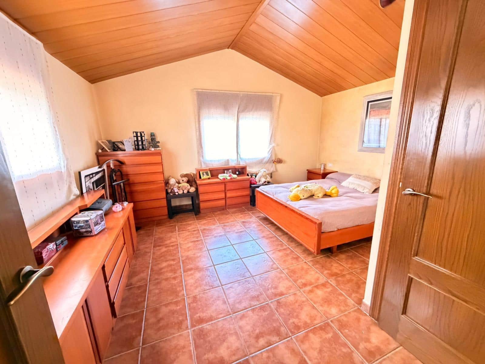 5 bedroom Villa for sale in Santa Maria de Palautordera with garage - € 498,000 (Ref: 9502453)