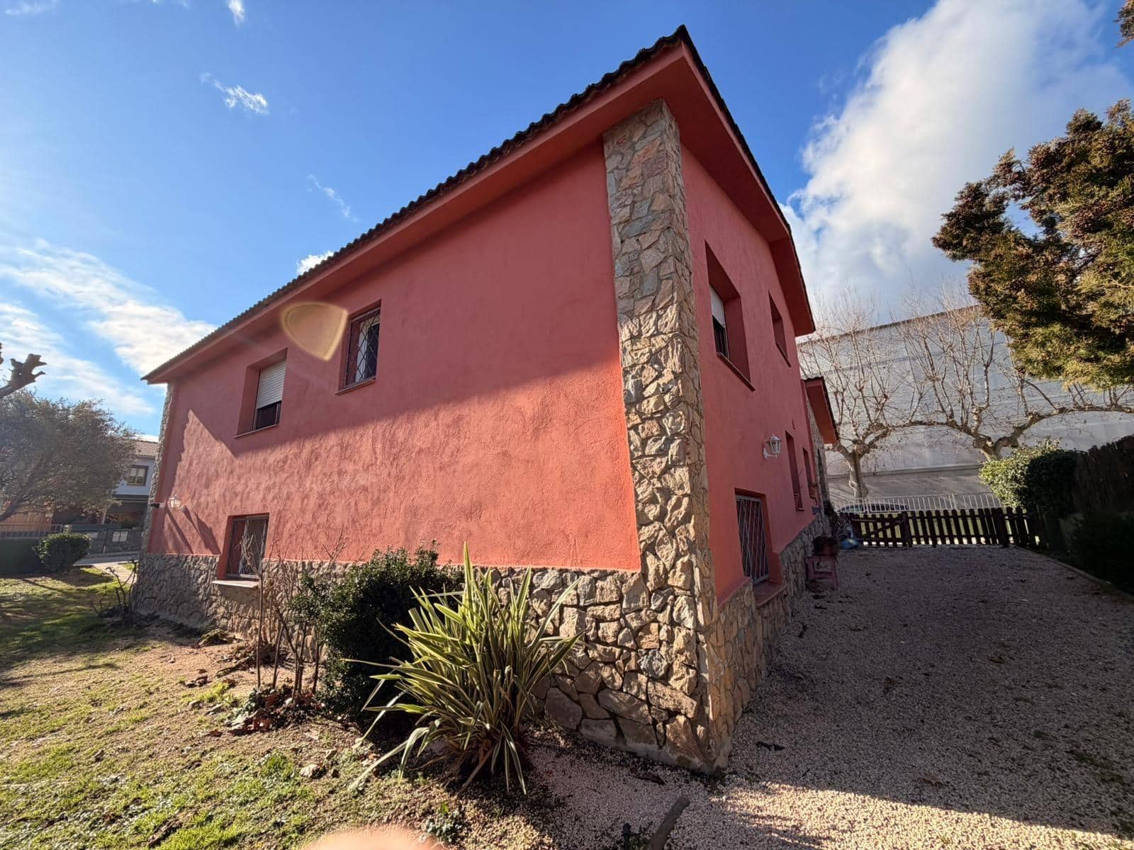 5 bedroom Villa for sale in Santa Maria de Palautordera with garage - € 498,000 (Ref: 9502453)