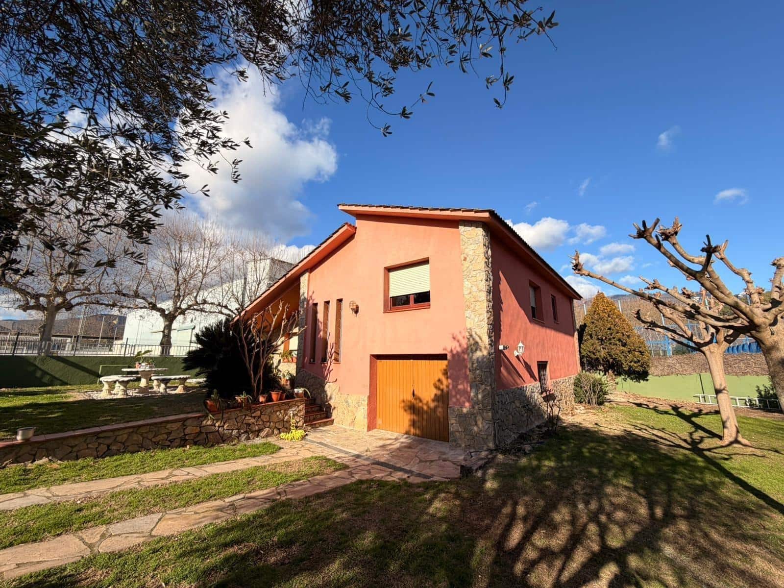 5 bedroom Villa for sale in Santa Maria de Palautordera with garage - € 498,000 (Ref: 9502453)