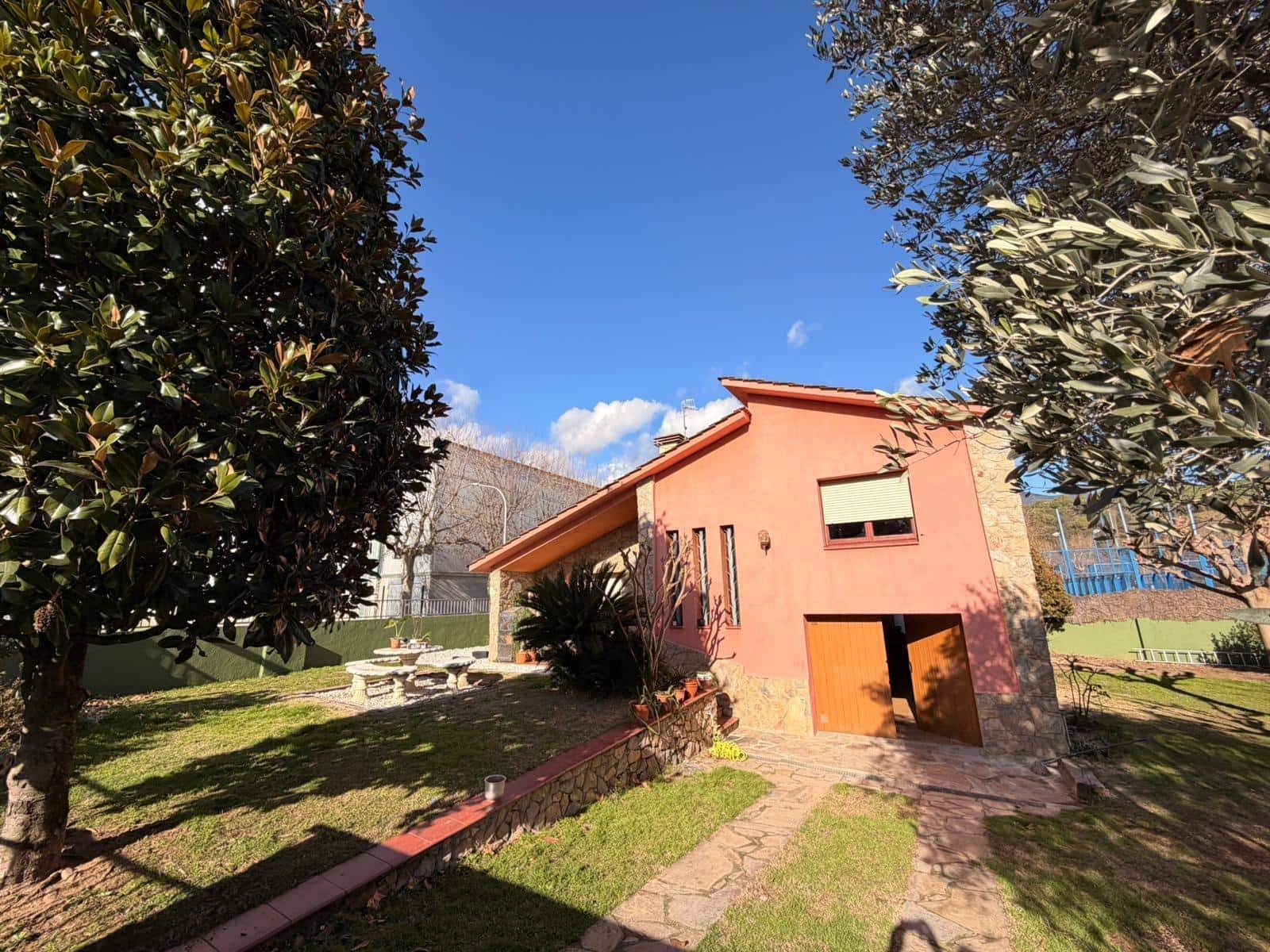 5 bedroom Villa for sale in Santa Maria de Palautordera with garage - € 498,000 (Ref: 9502453)