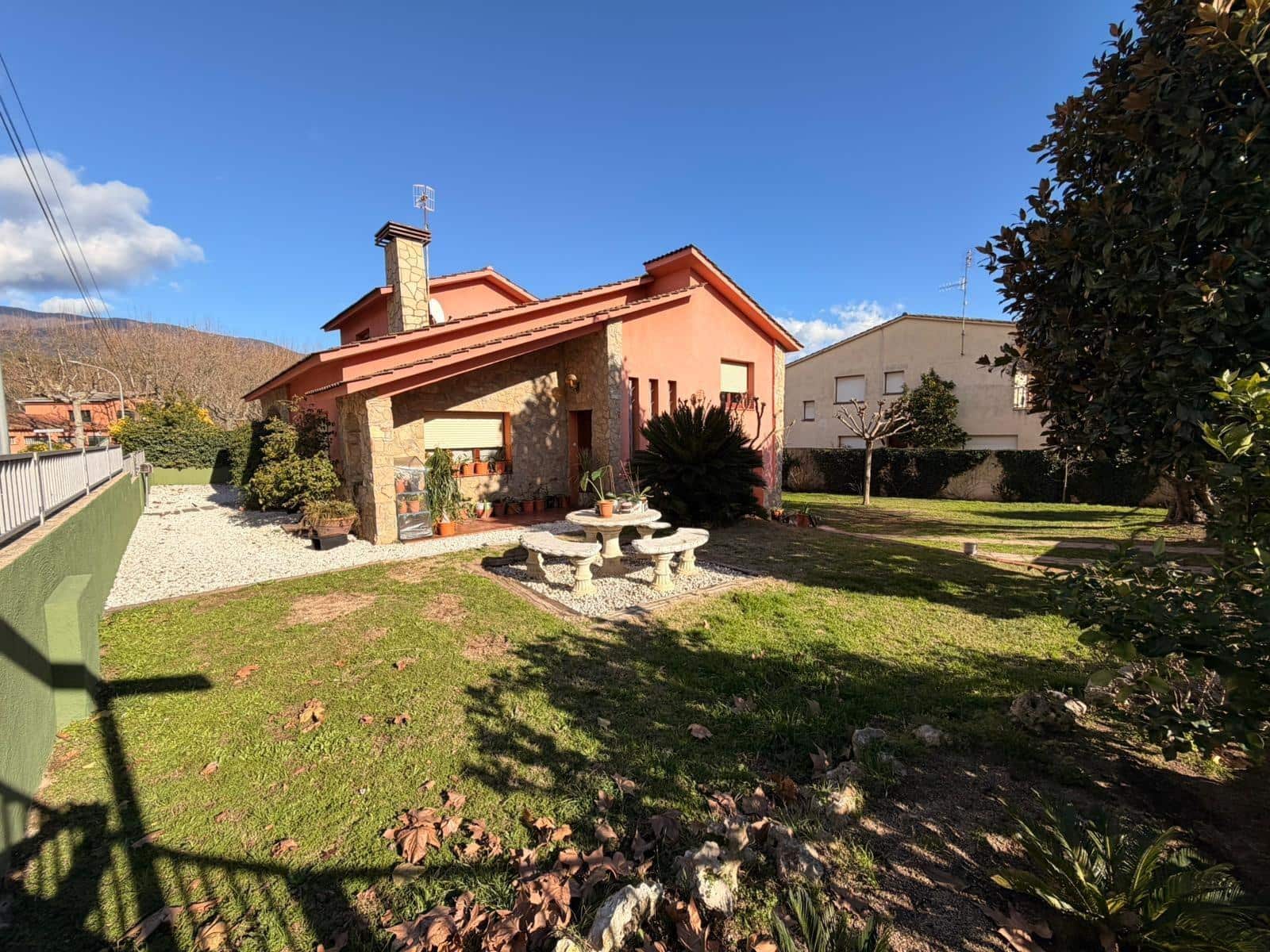 5 bedroom Villa for sale in Santa Maria de Palautordera with garage - € 498,000 (Ref: 9502453)