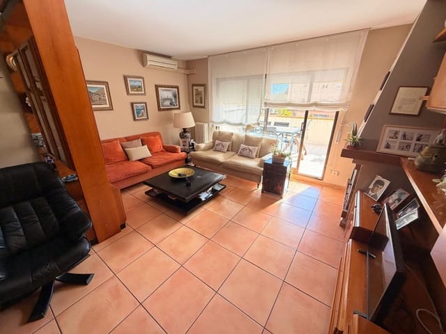 4 sovrum Villa till salu i Vilanova i la Geltrú med garage - 570 000 € (Ref: 9591403)