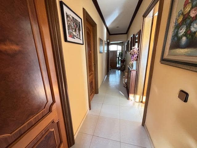 3 bedroom Villa for sale in Canovelles with pool - € 580,000 (Ref: 9721783)