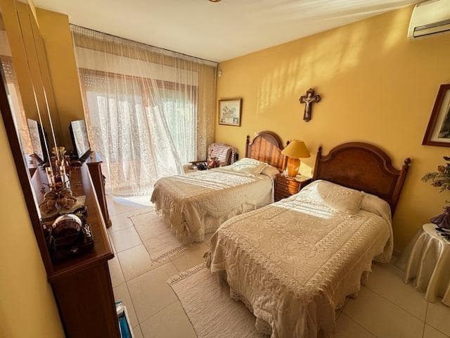 3 bedroom Villa for sale in Canovelles with pool - € 580,000 (Ref: 9721783)