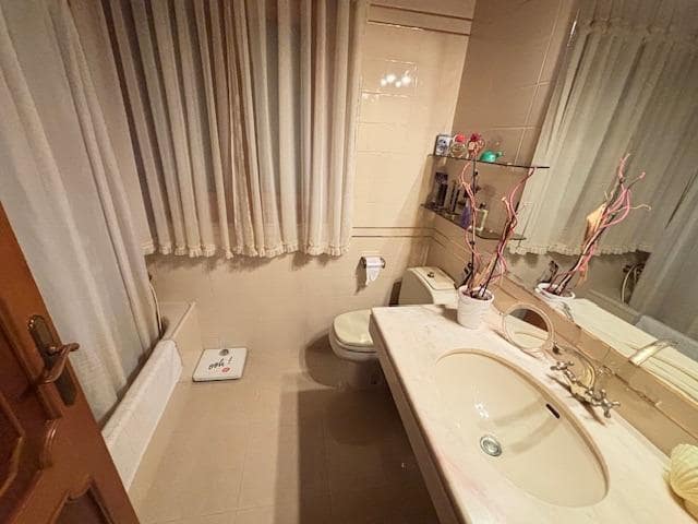 3 bedroom Villa for sale in Canovelles with pool - € 580,000 (Ref: 9721783)