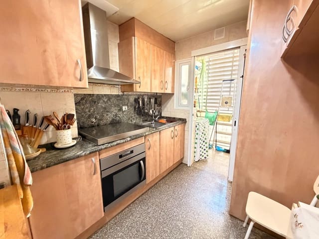 Piso de 3 habitaciones en Mataró en venta - 209.900 € (Ref: 9804390)