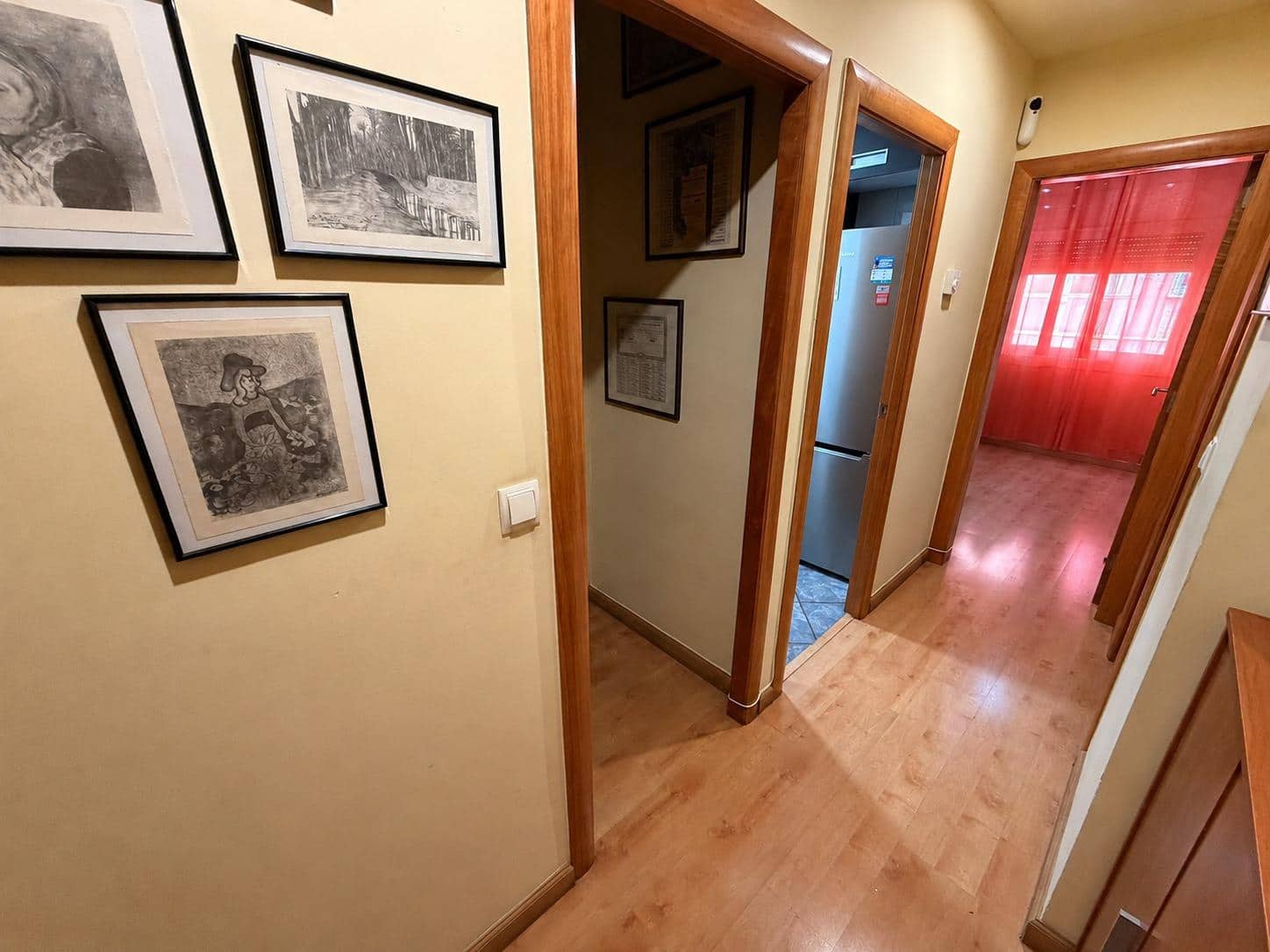 3 bedroom Flat for sale in L'Hospitalet de Llobregat - € 199,000 (Ref: 9843482)