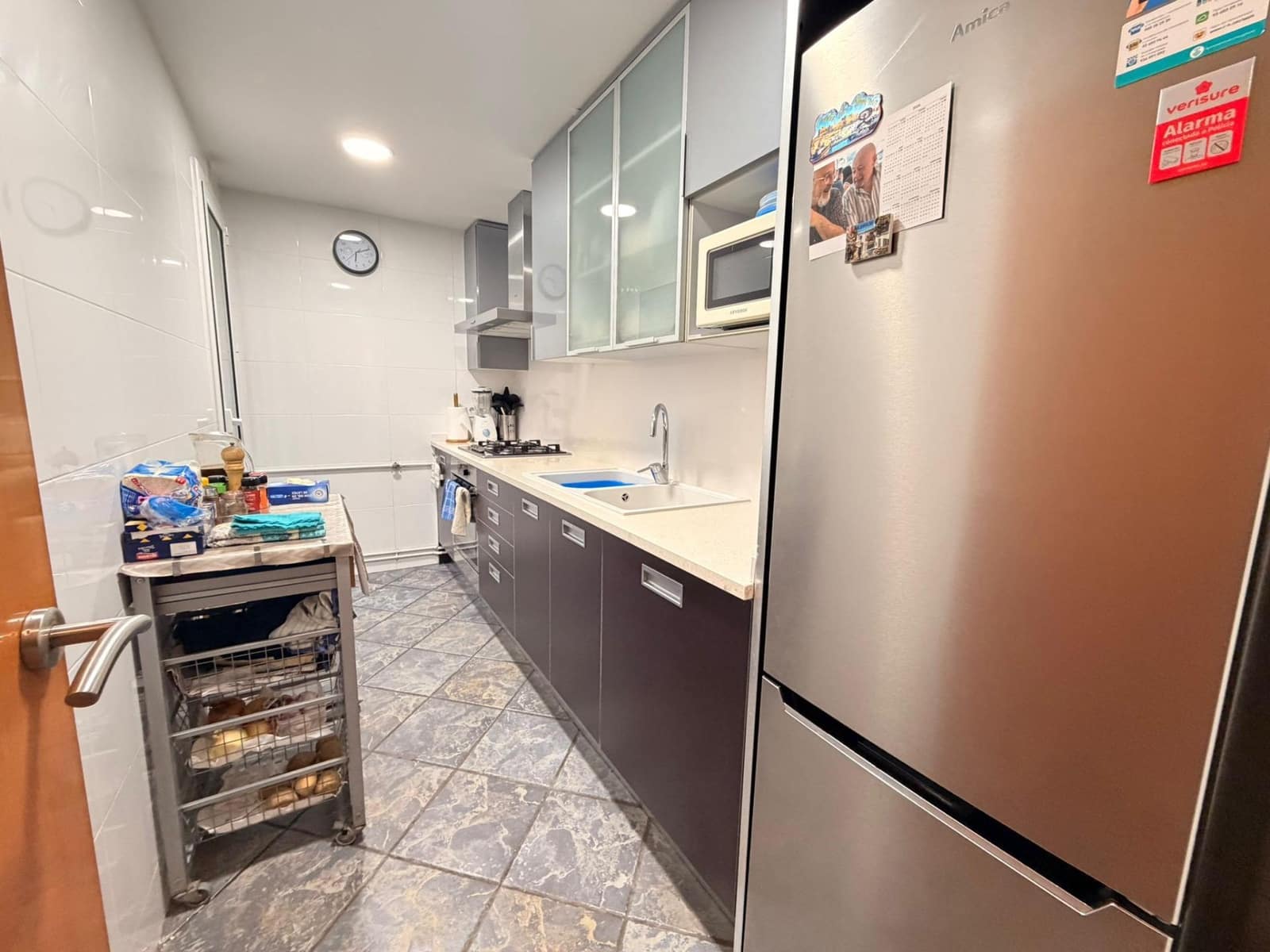 3 bedroom Flat for sale in L'Hospitalet de Llobregat - € 199,000 (Ref: 9843482)