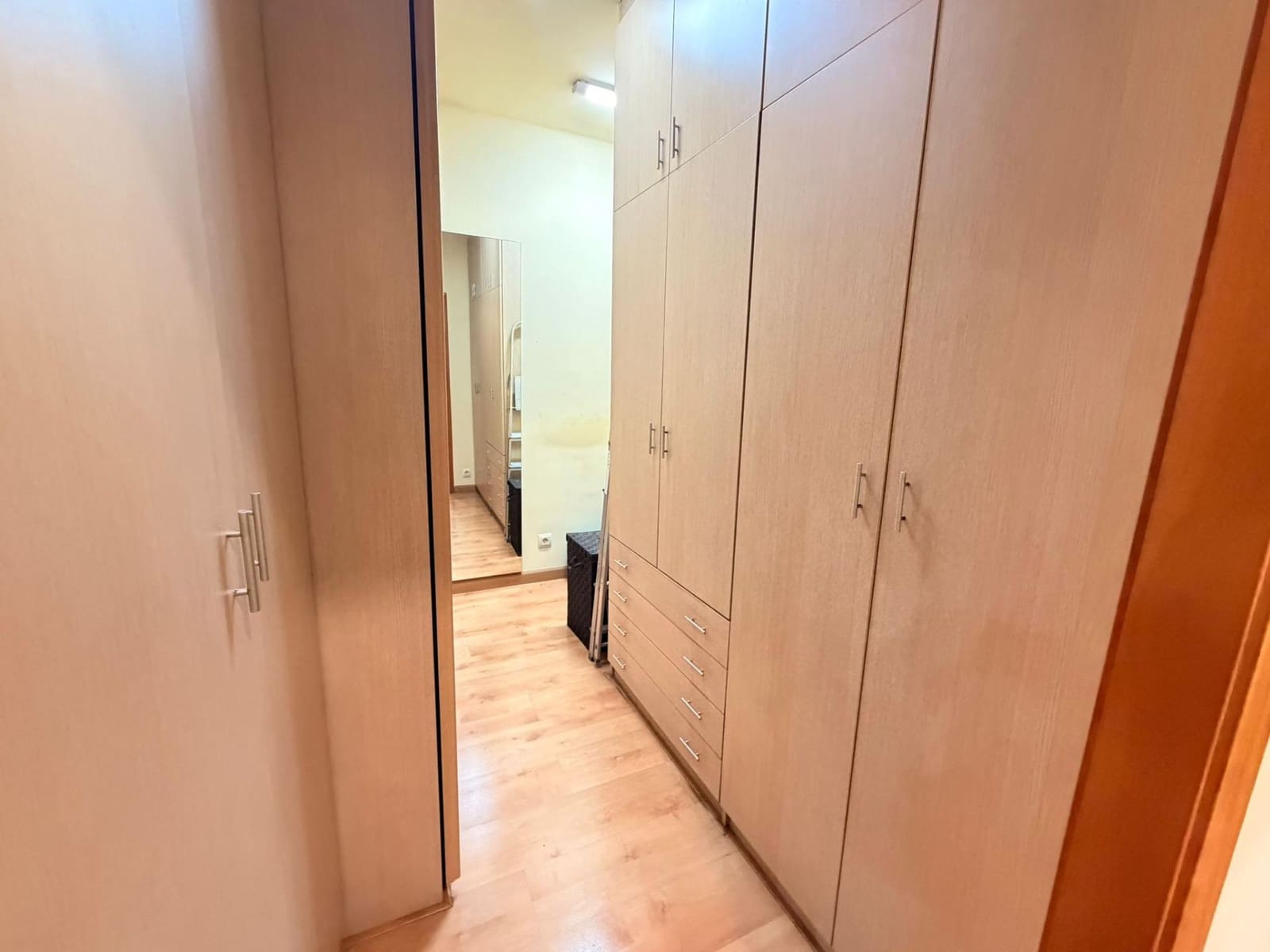 3 bedroom Flat for sale in L'Hospitalet de Llobregat - € 199,000 (Ref: 9843482)