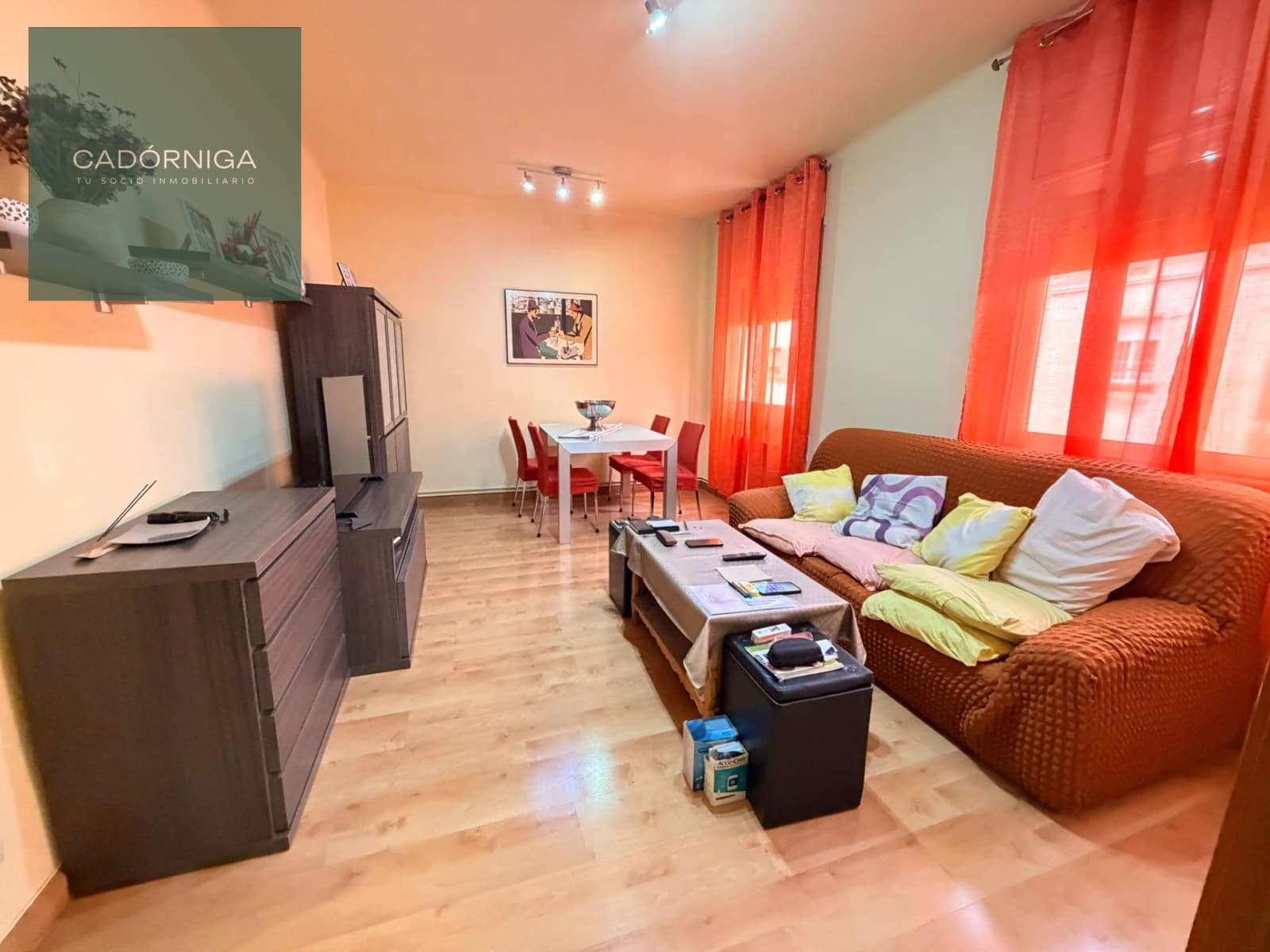3 bedroom Flat for sale in L'Hospitalet de Llobregat - € 199,000 (Ref: 9843482)