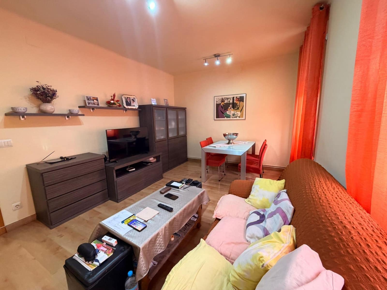 3 bedroom Flat for sale in L'Hospitalet de Llobregat - € 199,000 (Ref: 9843482)