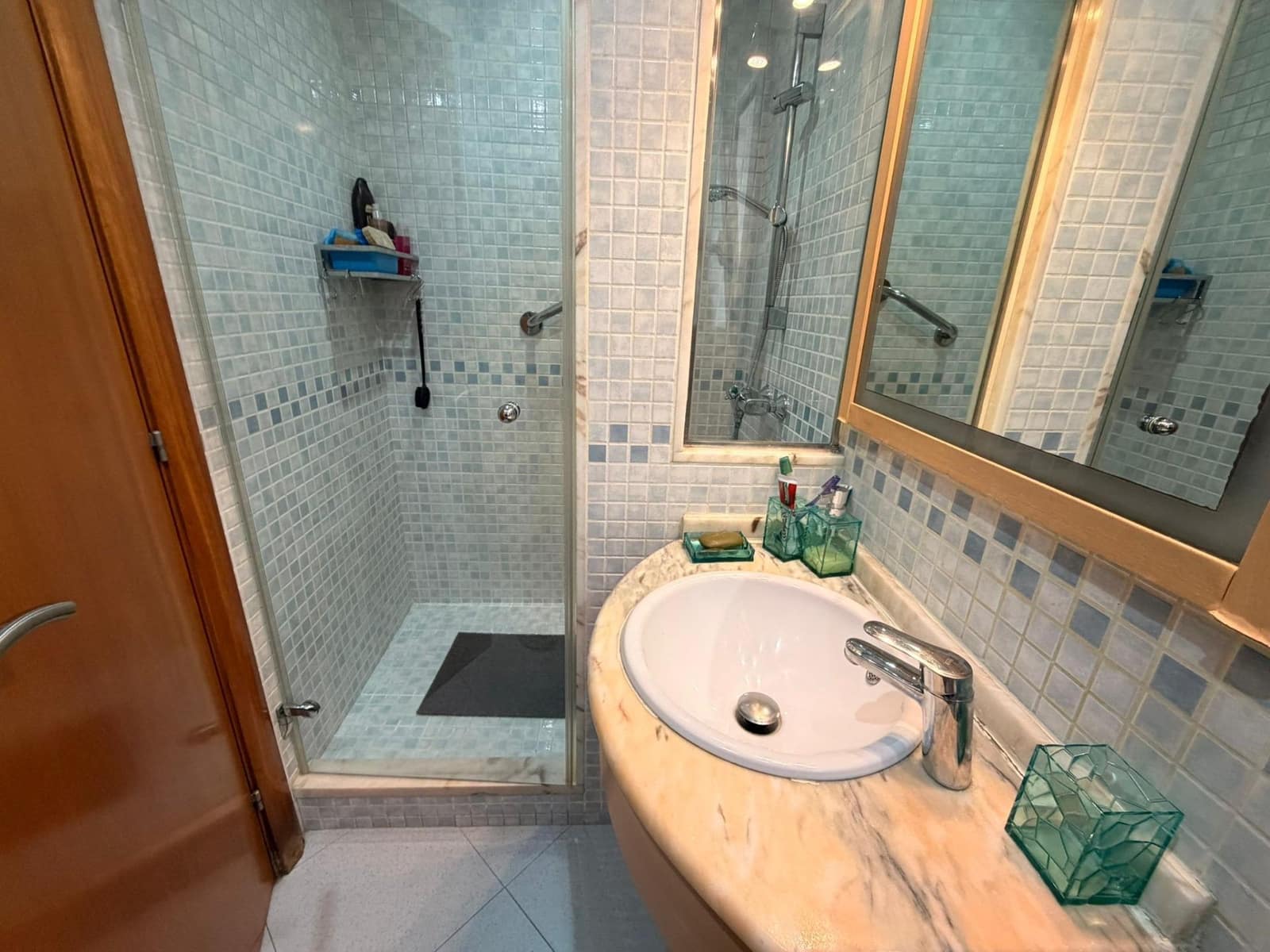 3 bedroom Flat for sale in L'Hospitalet de Llobregat - € 199,000 (Ref: 9843482)