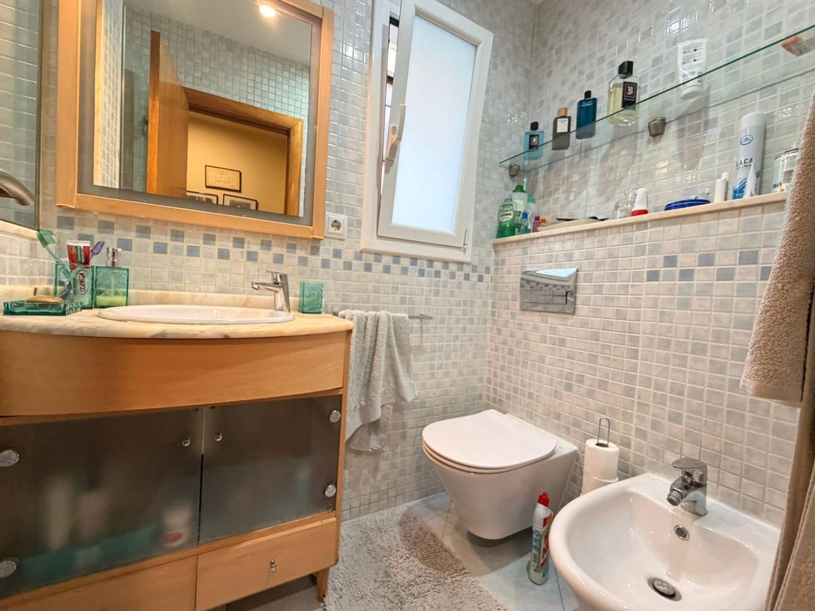 3 bedroom Flat for sale in L'Hospitalet de Llobregat - € 199,000 (Ref: 9843482)