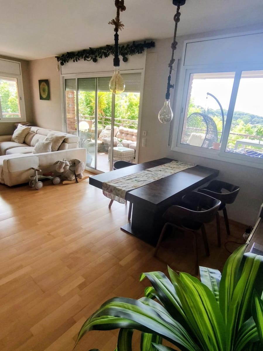Appartement de 4 chambres à louer à Tiana - 1 718 € (Ref: 9846321)