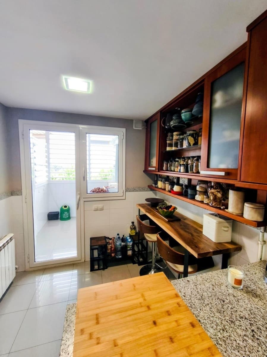 Appartement de 4 chambres à louer à Tiana - 1 718 € (Ref: 9846321)