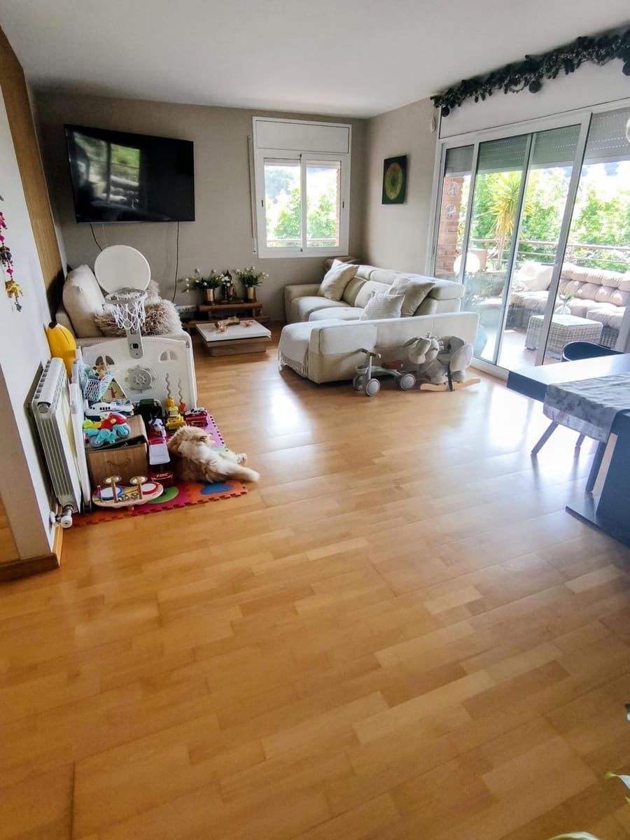 Appartement de 4 chambres à louer à Tiana - 1 718 € (Ref: 9846321)