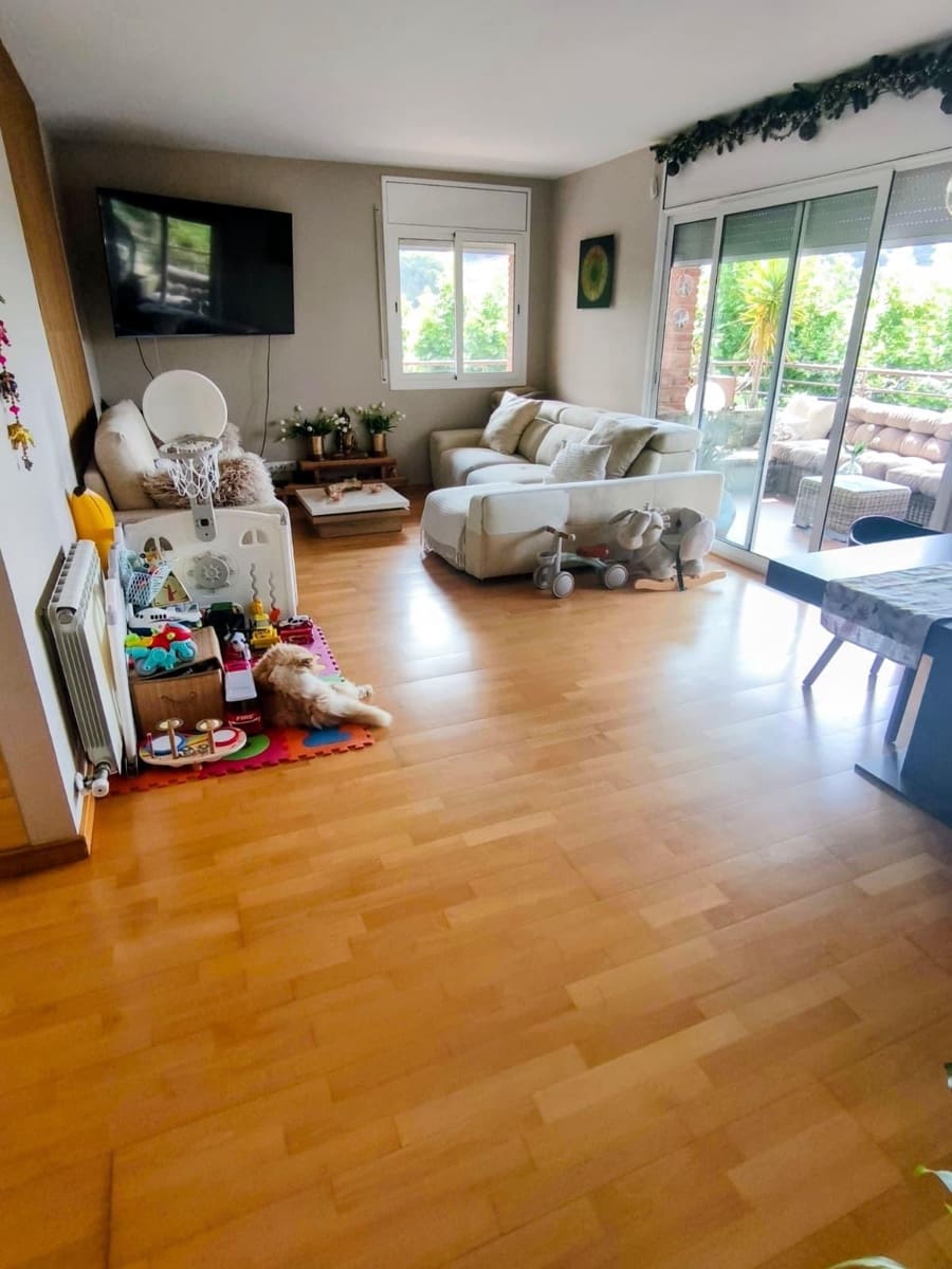 Appartement de 4 chambres à louer à Tiana - 1 718 € (Ref: 9846321)